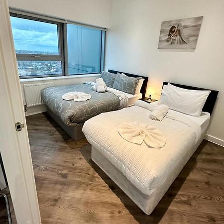 Alarabi Apartments-Two Bedrooms Apartment Croydon Dış mekan fotoğraf