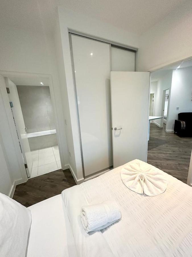 Alarabi Apartments-Two Bedrooms Apartment Croydon Dış mekan fotoğraf