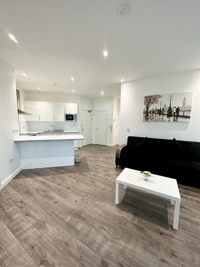 Alarabi Apartments-Two Bedrooms Apartment Croydon Dış mekan fotoğraf