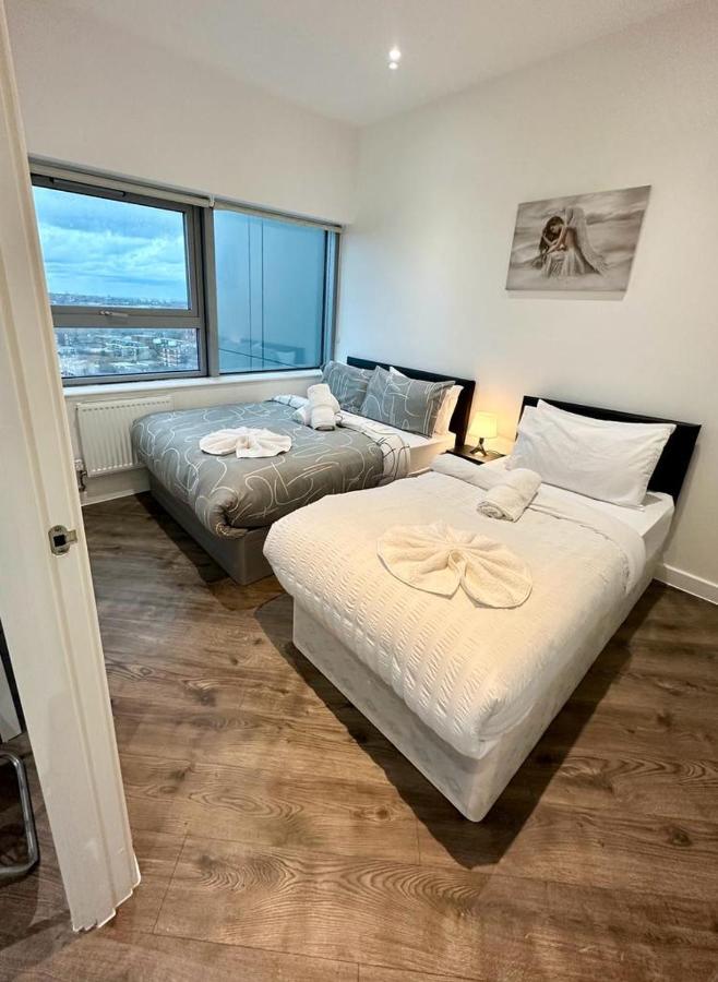 Alarabi Apartments-Two Bedrooms Apartment Croydon Dış mekan fotoğraf