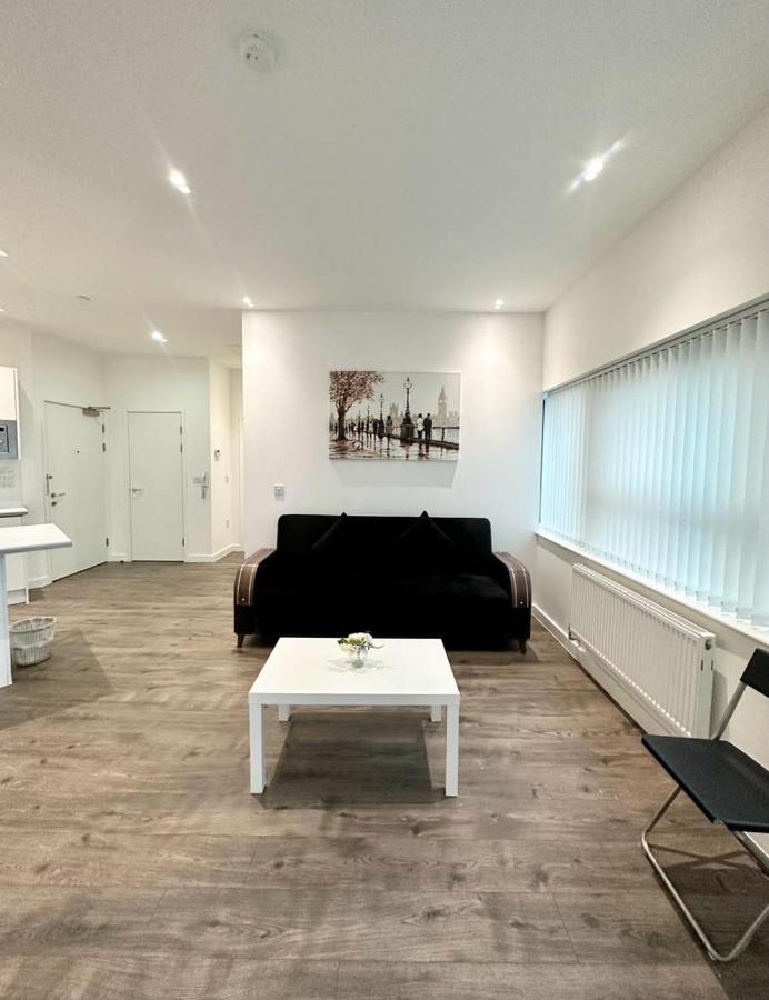 Alarabi Apartments-Two Bedrooms Apartment Croydon Dış mekan fotoğraf