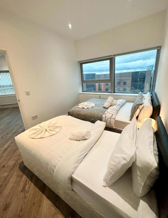 Alarabi Apartments-Two Bedrooms Apartment Croydon Dış mekan fotoğraf