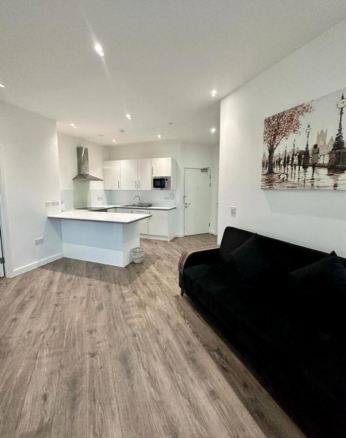 Alarabi Apartments-Two Bedrooms Apartment Croydon Dış mekan fotoğraf