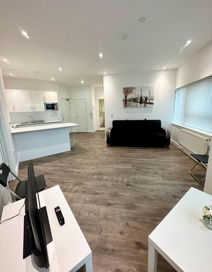 Alarabi Apartments-Two Bedrooms Apartment Croydon Dış mekan fotoğraf